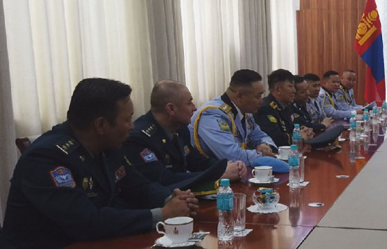 Энхийг сахиулах ажиллагаанд үүрэг гүйцэтгэж байхдаа амиа алдсан хилчин дайчны гэр бүлд хүндэтгэл үзүүллээ