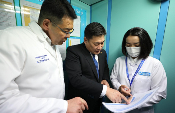 Л.Оюун-Эрдэнэ: Төр хэмнэж байгаа ч эхчүүд, хүүхдүүдээсээ мөнгө харамлахгүй