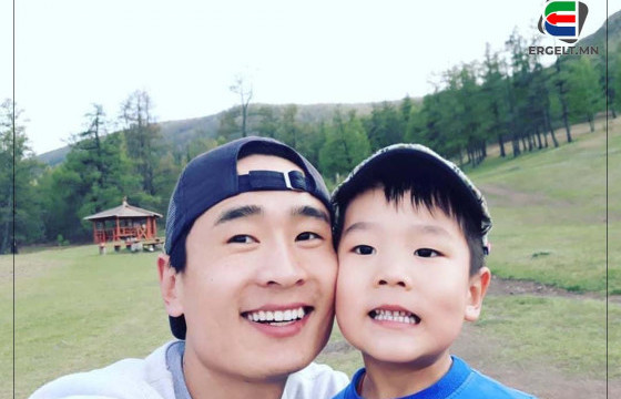 Н.ТӨГӨЛДӨР: Аав аа, та холливудын кинонд тоглоно гэж хүүдээ амлах уу