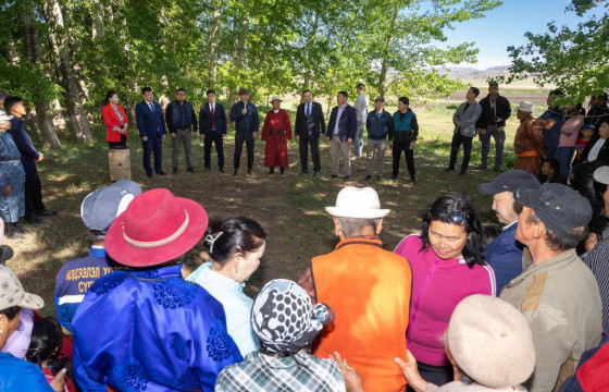 Ерөнхийлөгч У.Хүрэлсүх Хэнтий аймагт ажиллаж байна