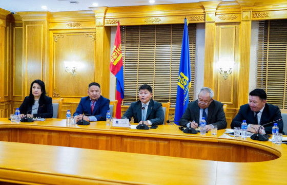 “Гашуунсухайт-Ганц мод”  чиглэлд тусгайлсан нүүрс тээврийн гарц байгуулахаар болжээ