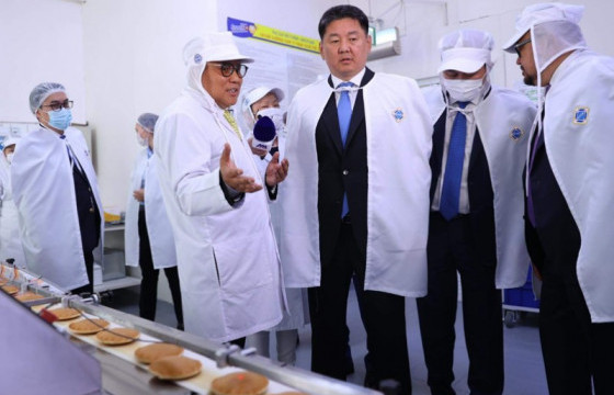 Ерөнхийлөгч У.Хүрэлсүх гурав дахь өдрөө үндэсний үйлдвэрлэгч аж ахуйн нэгжүүдэд ажиллаж байна