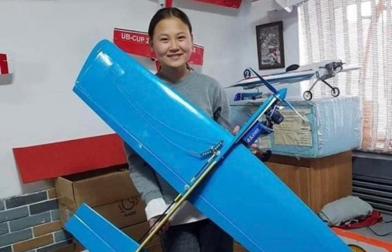 Cурагч Н.Номин нисэх загварын ДАШТ-д оролцоно