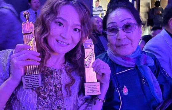 МУГЖ Д.ГАНЦЭЦЭГ: Тийм ээ, би гол дүрийн жүжигчин болжээ