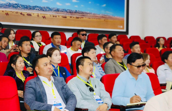 Өмнөговь аймагт дэд бүтэц, нийтийн аж ахуйн салбарын удирдах ажилтнуудын зөвлөгөөн болж байна