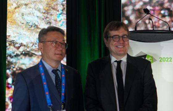 Канадын Байгалийн баялгийн сайдын Парламентын нарийн бичгийн дарга Ивон Жонстой уулзлаа