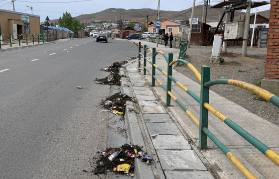 Борооны ус зайлуулах шугамыг цэвэрлэж байна