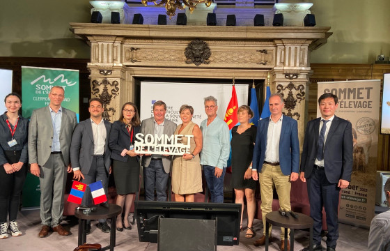 МОНГОЛ ОРОН МАЛ АЖ АХУЙН ОЛОН УЛСЫН ҮЗЭСГЭЛЭНД ХҮНДЭТ ЗОЧНООР ОРОЛЦОНО