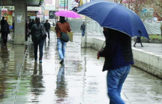 ЦАГ АГААР: Дуу цахилгаантай бороо орно