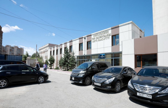 Албан тушаалтнуудын автомашиныг хураана