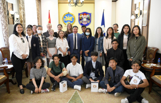 Денвер хотын солилцооны хөтөлбөрт хамрагдаж буй сурагчдыг хүлээн авч уулзлаа