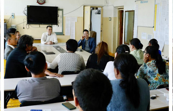     БШУЯ-ны сайд Л.Энх-Амгалан Хөвсгөл аймгийн багш, ажилтнуудтай уулзаж, санал солилцлоо