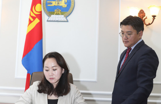 Монгол зохиолчдын зохиол бүтээлийг орчуулан, БНХАУ-д түгээх тухай санамж бичигт гарын үсэг зурлаа