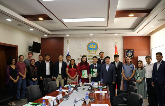  “Зүүн Азийн орнуудын шим мандлын нөөц газруудад экү аялал жуулчлалыг хөгжүүлэх менежментийн удирдамж” номын нээлт боллоо