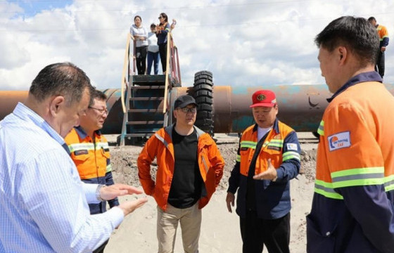 Байгаль орчин, аялал жуулчлалын сайд Б.Бат-Эрдэнэ Орхон аймагт ажиллаж байна