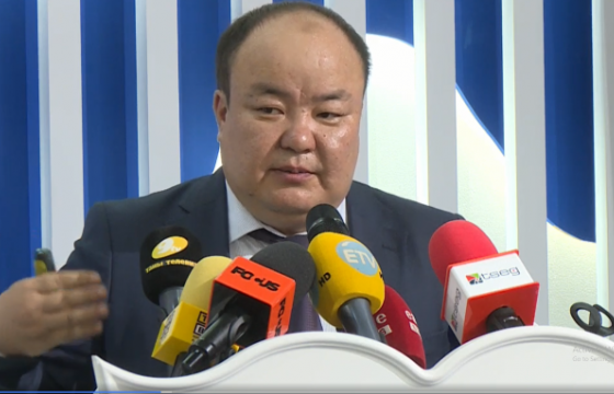 Л.ГАНБАТ: ЭЕШ-д 208 шалгуулагч 800 оноо авсан