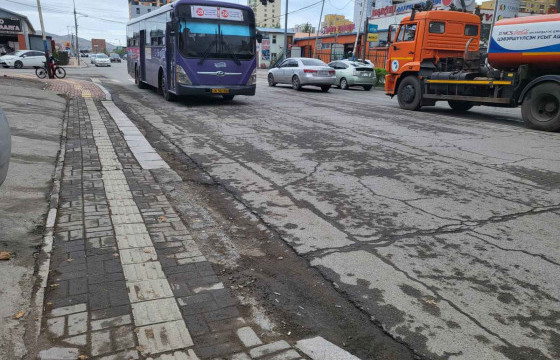 Ногоон нуурын гудамжны замыг хааж, хучилт хийнэ