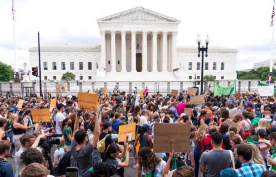 АНУ-д үр хөндөлтийг хуулиар хоригложээ