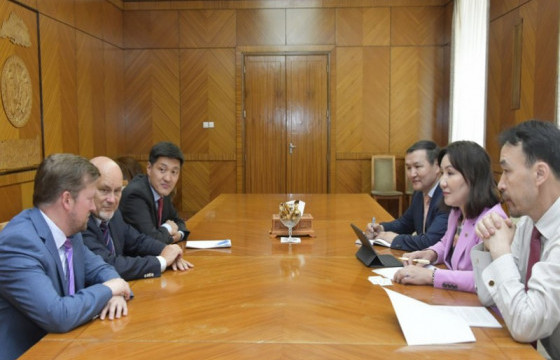 Монгол-Германы парламентын бүлгийн дарга М.Оюунчимэг Германы Бундестагийн гишүүн Манфред Грундийг хүлээн авч уулзжээ