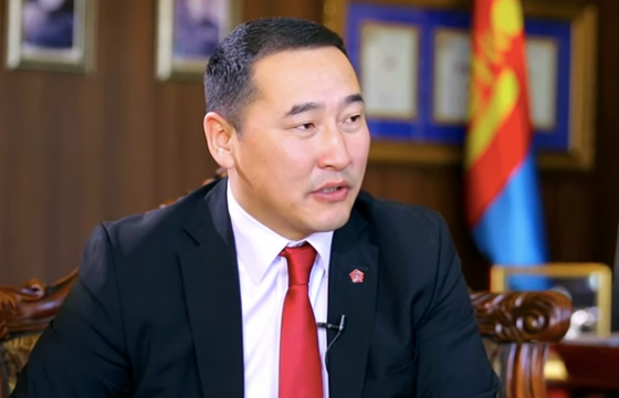 Ж.МӨНХБАТ: АН-ынхан хэрэлдмээр байгаа бол өрөөндөө ороод хэрэлд