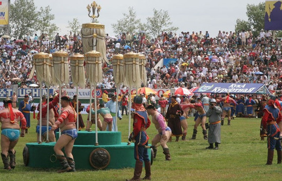 Дахиж л битгий ард түмэн рүүгээ допингоор нулимаарай даа, бөхчүүд минь