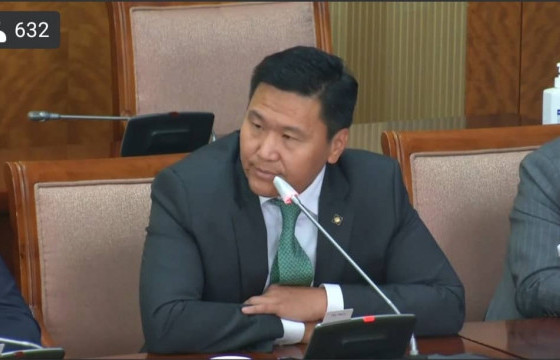 Т.АЮУРСАЙХАН: Л.Халтар сайд болж, бүтэхгүй байгаа бол ажлаа өг