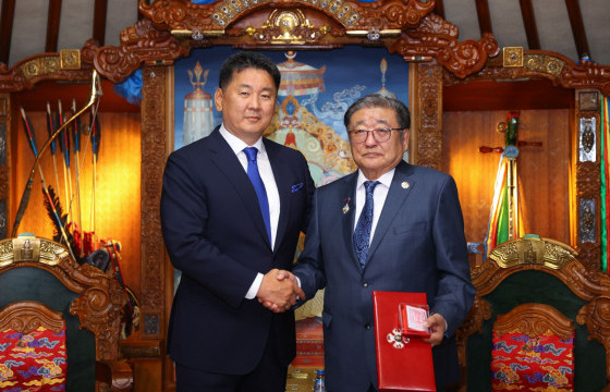 “Уул уурхайн технологи, эдийн засаг, экологи” долоон ботид Төрийн шагнал хүртээв