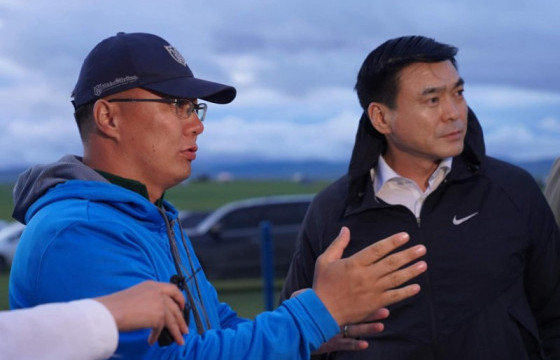 Хүй долоо худаг дахь Хурдан морины салбар хорооны бэлтгэл ажлын явцыг Шадар сайд шалгажээ