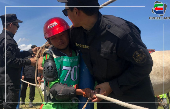 СЭРВЭЭНИЙ ӨНДӨР ТЭНЦЭЛГҮЙ ХАСАГДСАН МОРИНЫ УНААЧ ХҮҮ: Өчигдөр хэмжихэд морины маань сэрвээний өндөр 30.5 см байсан