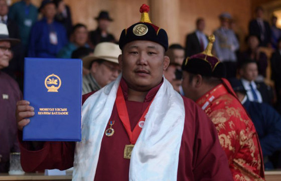 Даян аварга Н.Батсуурь долоо давлаа