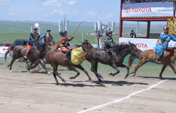 Эрлийз хурдан хүлгүүд барианд орлоо