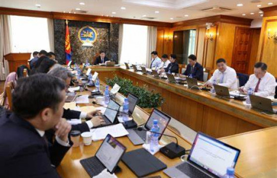 Засгийн газрын ээлжит хуралдаанаар шатахууны үнийн талаар хэлэлцэж байна