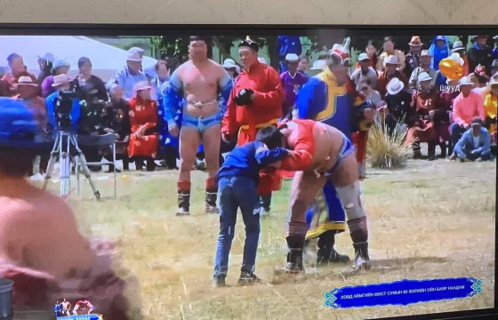 МӨСТ СУМЫН ЗАСАГ ДАРГА С.БААСАНДОРЖ: Би наадмаар 124 бөх барилдуулах чиглэл өгсөн. Бөхийн тоо гүйцээгүй учир бөхийн холбооныхон хүүхдүүд бүртгэсэн байна лээ