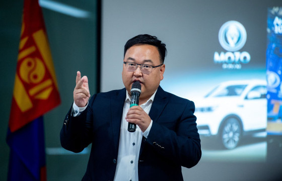 Монгол инженерүүд бензин болон цахилгаан хос хөдөлгүүрт автомашин бүтээжээ