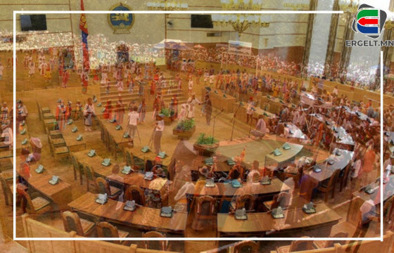 Найрын синдром нь эхэлсэн УИХ-ын гишүүд намын нэр дор одон тарааж, ой тэмдэглэж, наадмын асрын хойморт ханхалзаж явна