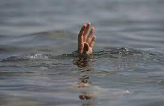 ОБЕГ: Согтууруулах ундаа хэрэглэсэн үедээ усанд осолдож, амиа алджээ