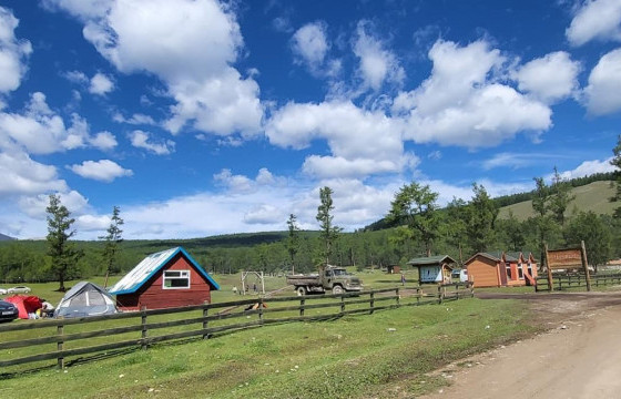 Хөвсгөл нуурыг зорин ирэх аялагчдын тоо жил ирэх тусам ихсэж, хог хаягдал нэмэгдэх эрсдэлтэй байна