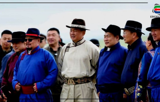 ХҮНД НАМАР ХҮЛЭЭЖ БАЙНА, НАЙР, НААДМАА ӨНДӨРЛӨ, ТҮШЭЭД ЭЭ