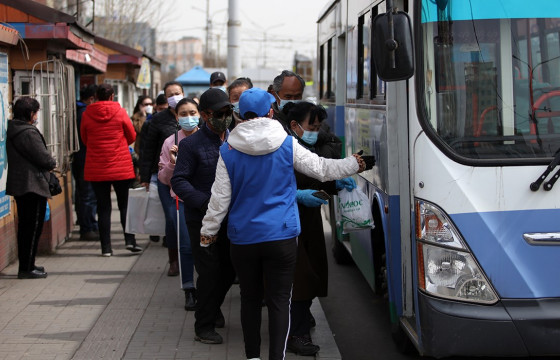 Автобус зогсоолын саравч мөргөсөн осол гарчээ