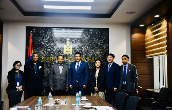 Эрүүл мэндийн сайд НҮБ-ын Хүн амын сангийн тэргүүн Халид Шарифиг хүлээн авч уулзжээ