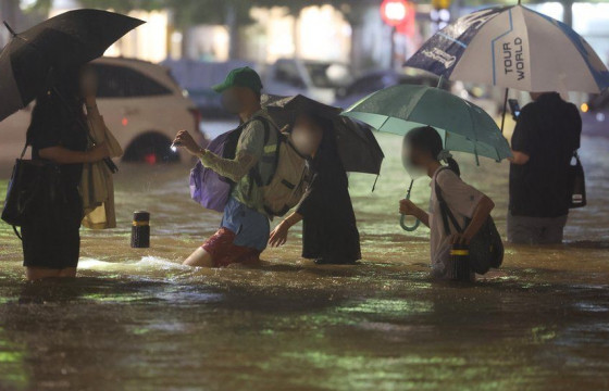 Сөүлд болсон үерийн улмаас долоон хүн амиа алджээ