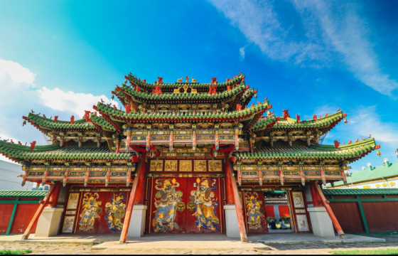 Богд хааны ордон музейг тойрсон урт хашааг буулгаж, 2500 орчим гоёлын бут суулгажээ