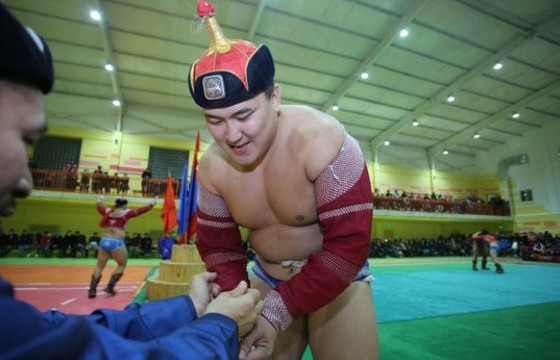 УЛСЫН НАЧИН Э.НЯМАА: Шинжилгээнийхээ хариуд итгэлтэй байгаа. Өнгөрсөн жил ч асуудалгүй гарсан