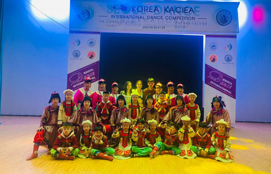 Дорноговь аймгийн бүжигчин хүүхдүүд БНСУ-ыг зорино