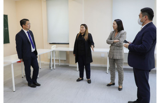 Баянзүрх дүүрэгт цэцэрлэгийн зориулалтаар түрээслэх байрны засварын ажлын явцыг шалгалаа