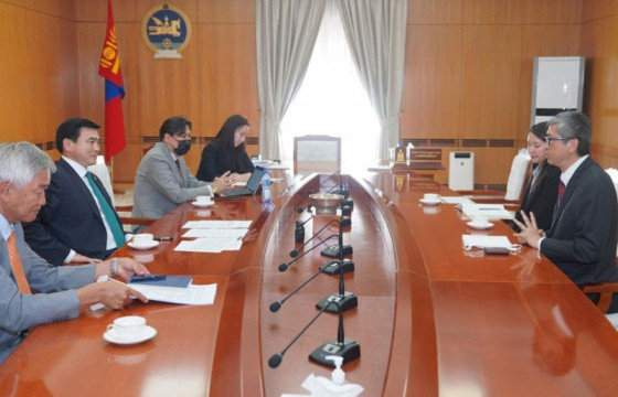 С.Амарсайхан: Манай улсад жилд 80 мянга гаруй автомашиныг Япон улсаас оруулж ирдэг