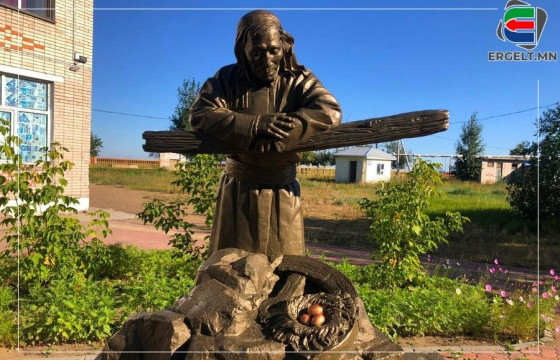 ФОТО: ЭРЭЭНЦАВ АНИР ГҮМХЭН БАЙНА