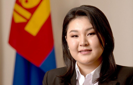 ХОВД АЙМГИЙН ЗАСАГ ДАРГАД НЭР ДЭВШИЖ БУЙ ЕРӨНХИЙ САЙДЫН ЗӨВЛӨХ Э.БОЛОРМАА ГЭЖ ХЭН БЭ