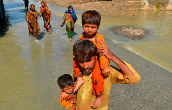 Пакистанд үерийн улмаас амиа алдсан 1000 гаруй хүний 348 нь бага насны хүүхэд байна