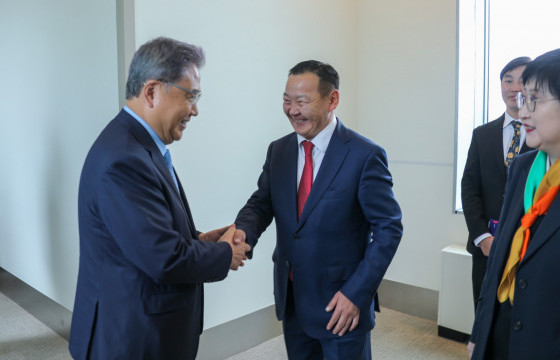 БНСУ-ын Гадаад хэргийн сайд Пак Жин айлчилж байна